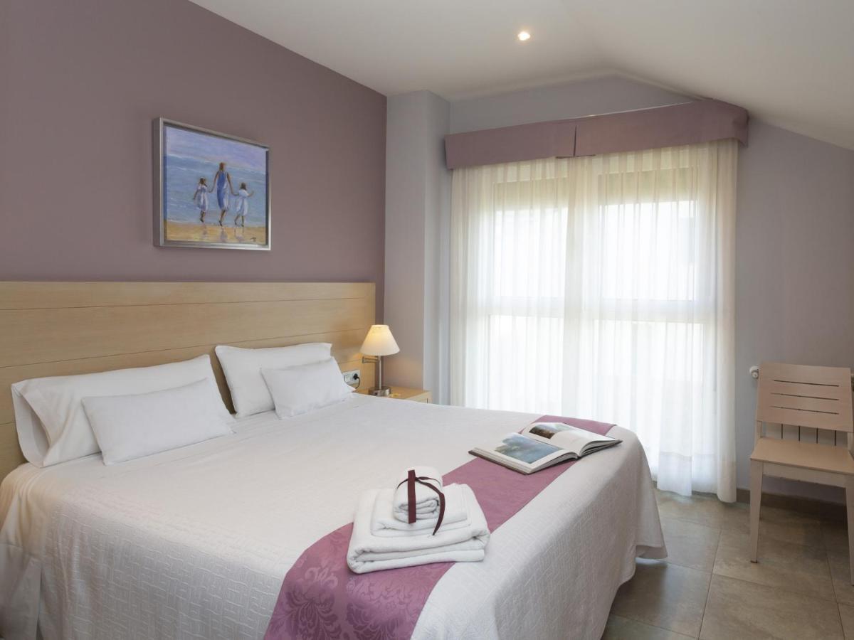 Apartamentos Turisticos Playa De Tapia Tapia De Casariego Exterior photo